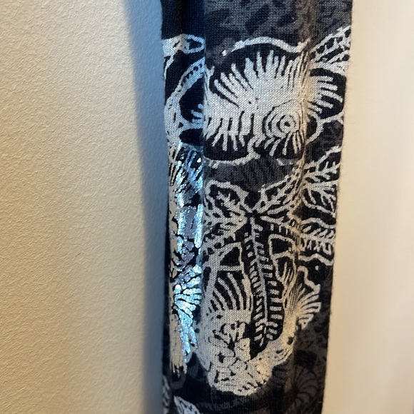 Desigual dress size small. V-neck with tie-back - Picture 4 of 11